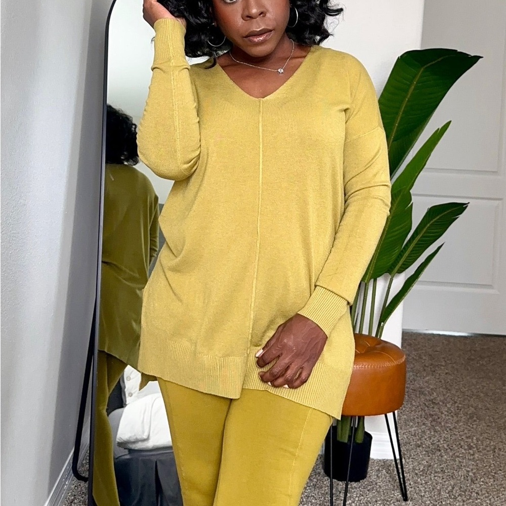 V-Neck High-Low Cashmere Feel Sweater - Lime